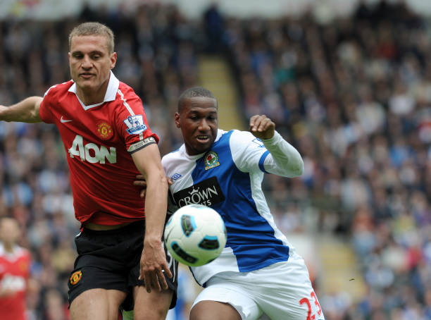 依靠敏锐的 依靠敏锐的