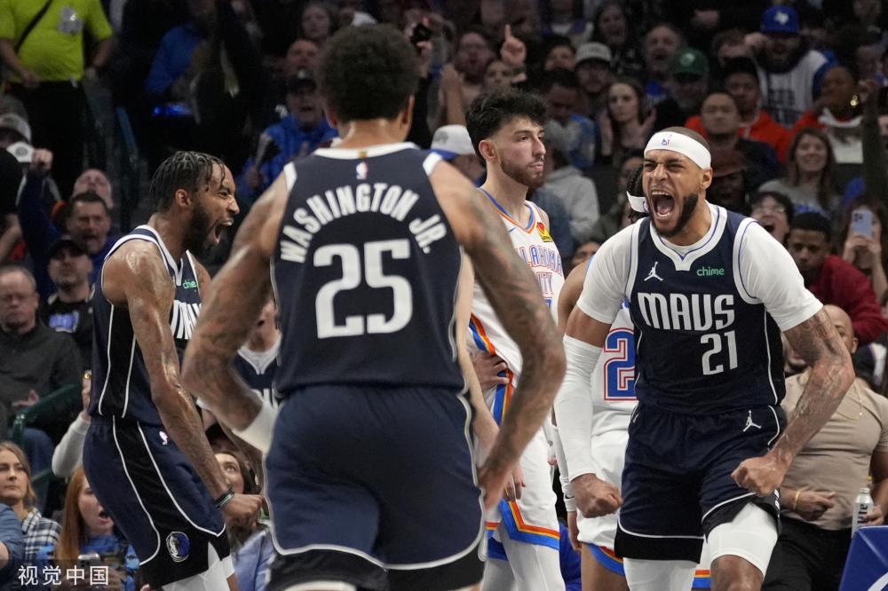 他不仅用足 他不仅用足